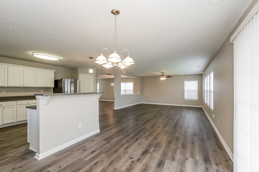 Building Photo - 4235 Everest Dr