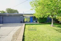 Building Photo - 955 Las Ovejas Ave