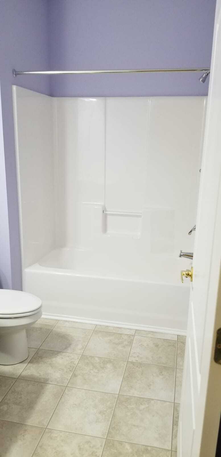 Building Photo - 2000 Fountainview Cir