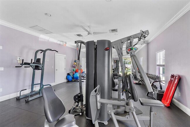 Building Photo - 6475 Bay Club Dr