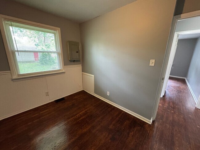Building Photo - 2841-2843 E 19th Street