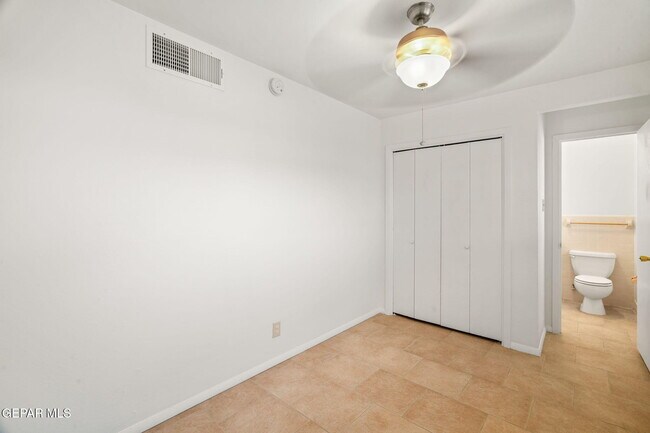 Building Photo - 5313 Bastille Ave