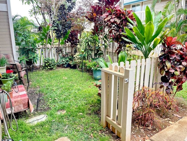 Building Photo - Southpointe - Furnished 2 Bed / 1 Bath Ground Floor Unit w/fenced in yard