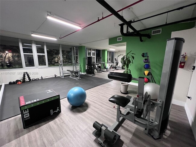 Building Photo - 7545 E Treasure Dr