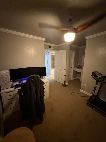 Building Photo - 3206 S Fielder Rd
