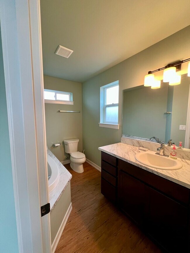 Building Photo - Waterfront 2 Bedroom Home in Ferndale!