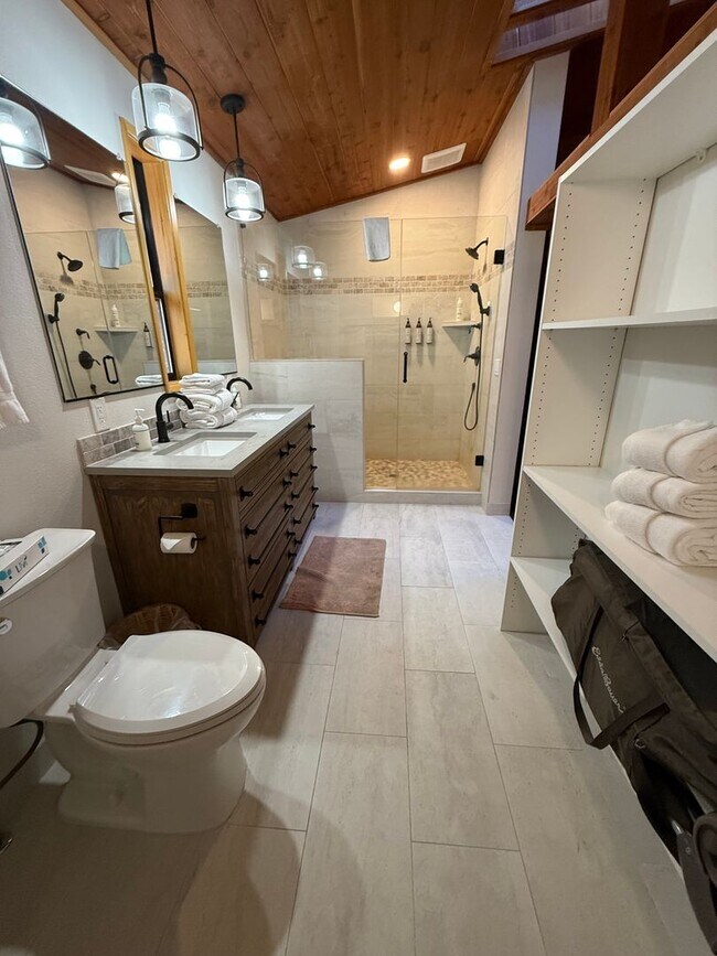 Building Photo - Furnished Riverfront Cabin on the Spring River – 4 Bedrooms, 3 Bathrooms 2,300 sq. ft. | Fully Fu...