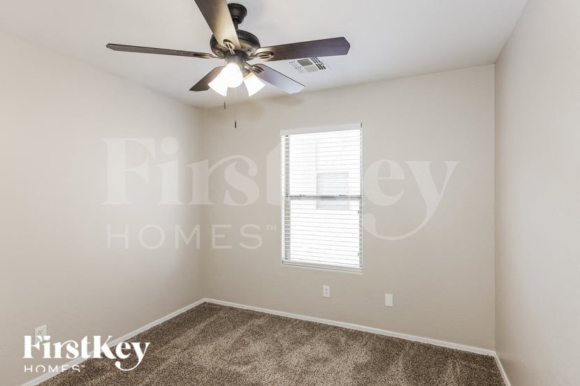 Building Photo - 30467 N Gunderson Dr