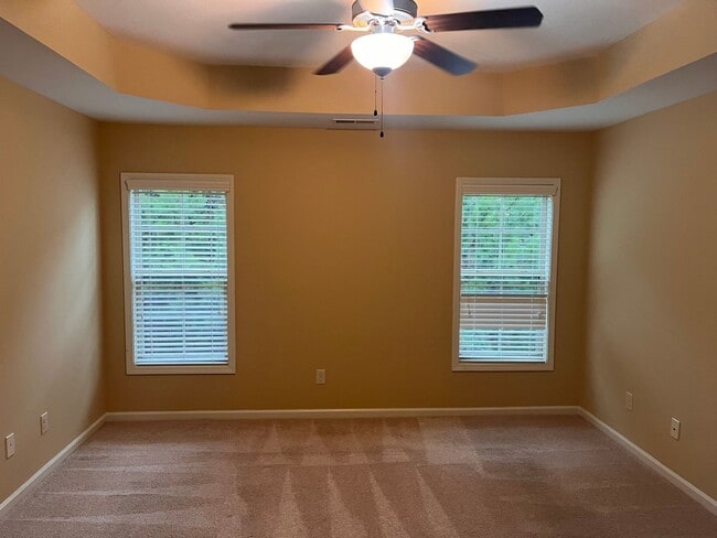 Building Photo - Live Your Best Life: Modern 3-Bedroom Town...