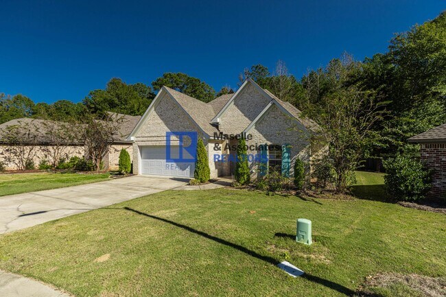 Building Photo - 3 Bed/2 Bath Home in Greenfield Station!!