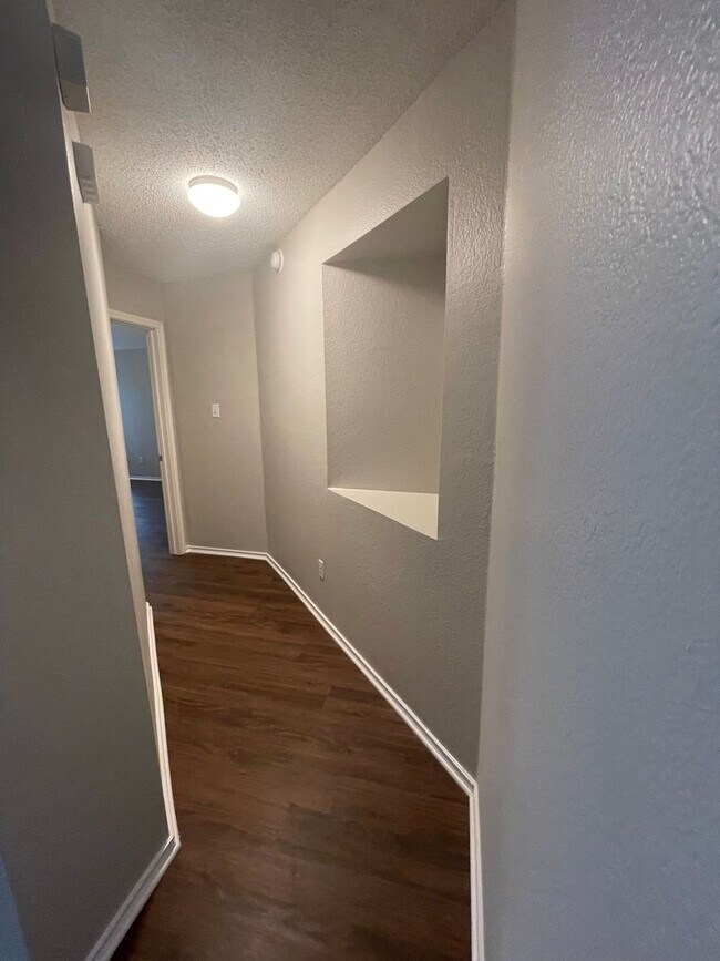 Building Photo - 3625 Cheyenne St