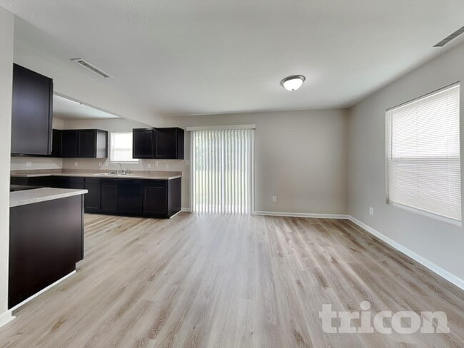 Building Photo - 2911 Wolfgang Way