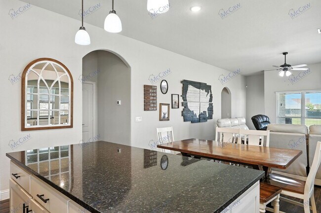 Building Photo - 3829 Honey Grove Dr