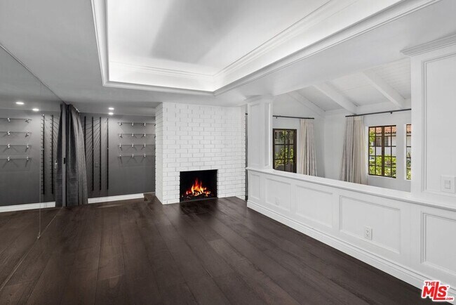 Building Photo - 1060 Chantilly Rd