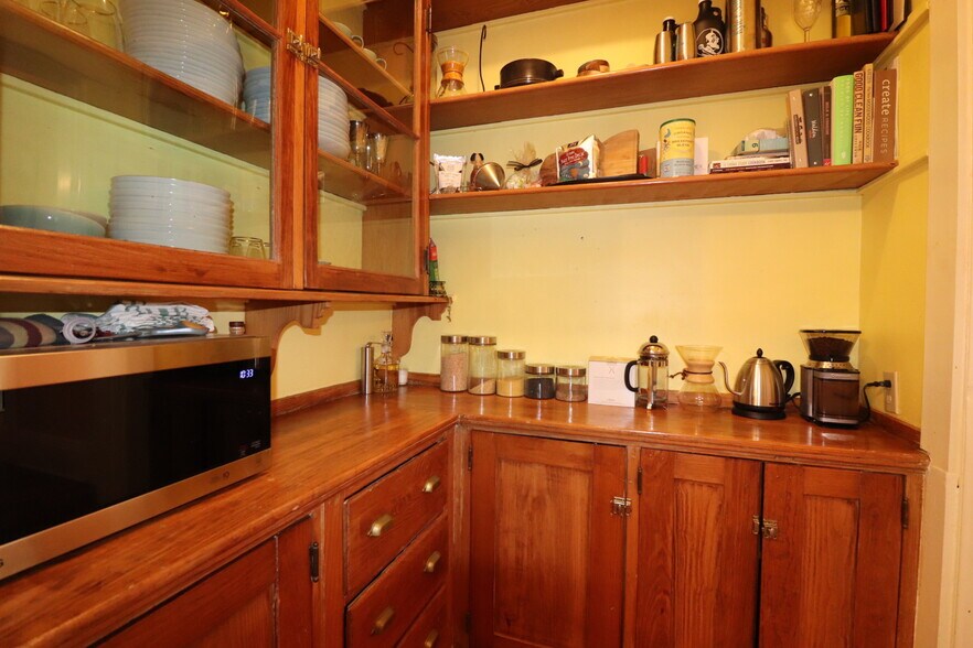 Building Photo - 551 Brookline Ave