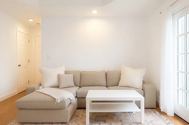 Building Photo - Charming 3-Bedroom Home in the Heart of Th...