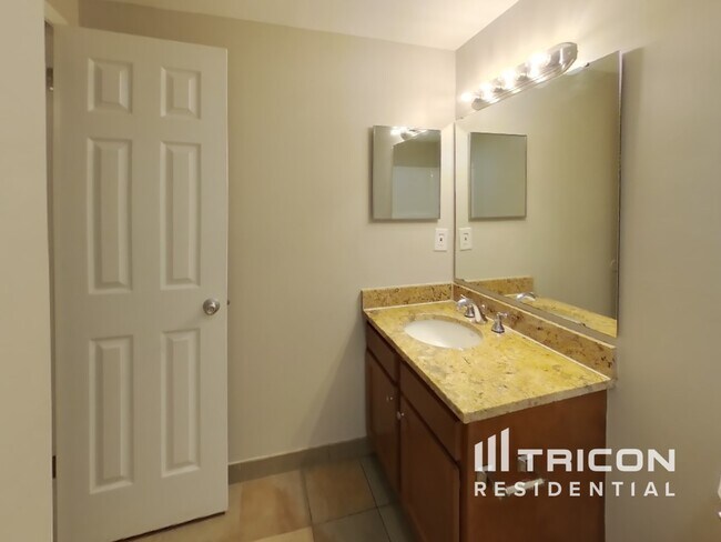 Building Photo - 2846 Tanglewood Blvd