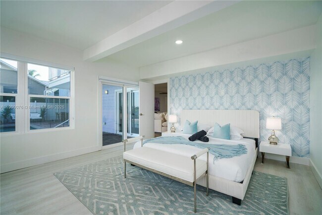 Building Photo - 474 Peninsula Dr