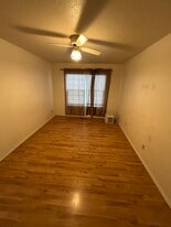 Building Photo - 1461 Northwood Dr