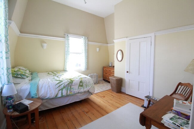 Building Photo - 12 O'Brion St