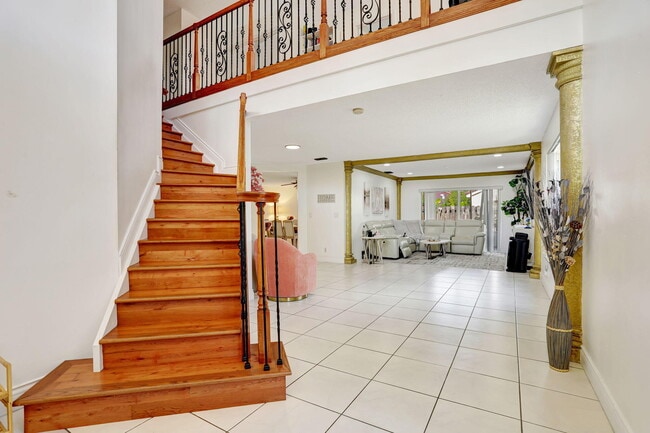 Building Photo - 3385 Seabreeze Ln
