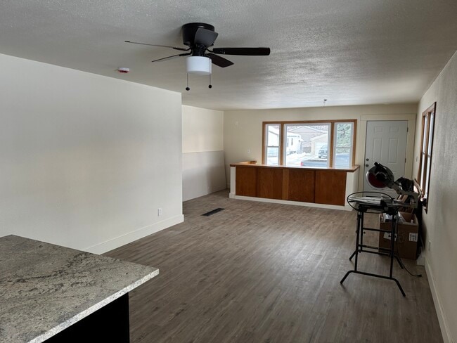 Building Photo - 4106 Victory Ave