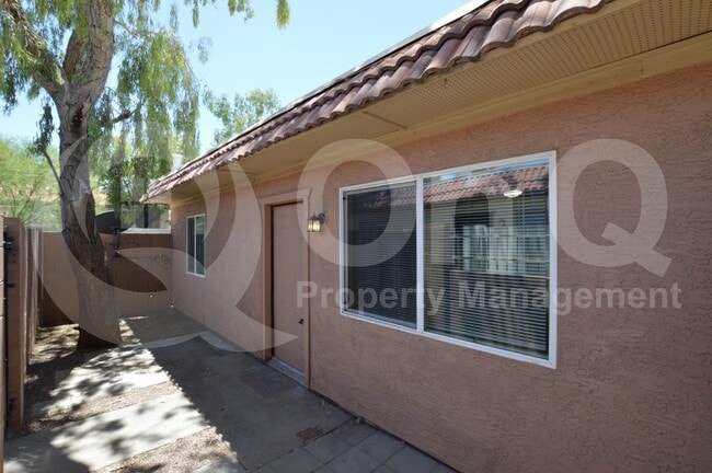 Building Photo - 2719 E Tierra Buena Ln