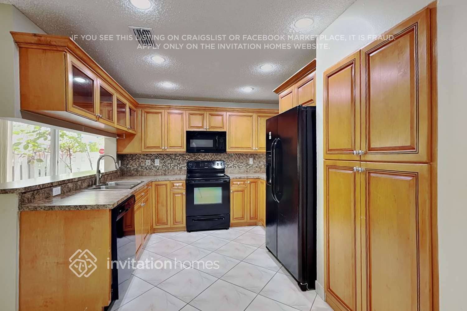 Building Photo - 831 NW 98th Ave