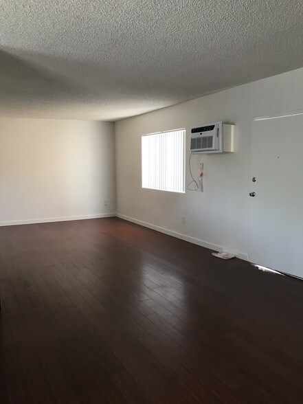 Building Photo - 20957 Bryant St
