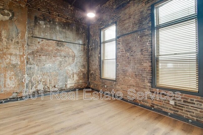 Building Photo - 124 Monroe Ave