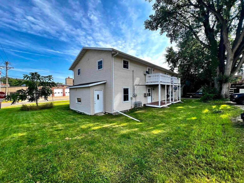 Building Photo - 219 4th Ave