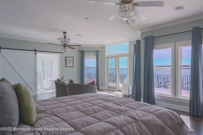 Building Photo - 709 Princeton Ave