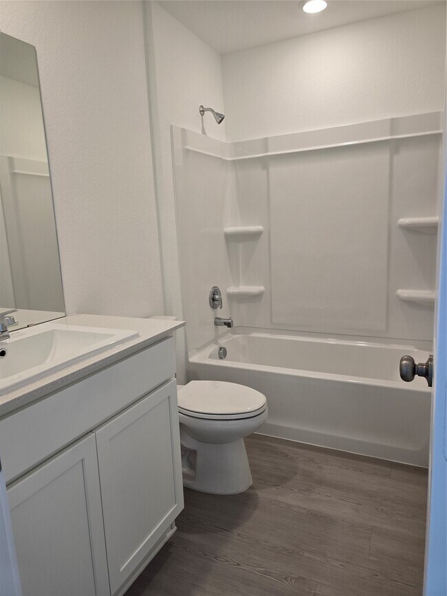 Building Photo - 25560 Blossom Ct