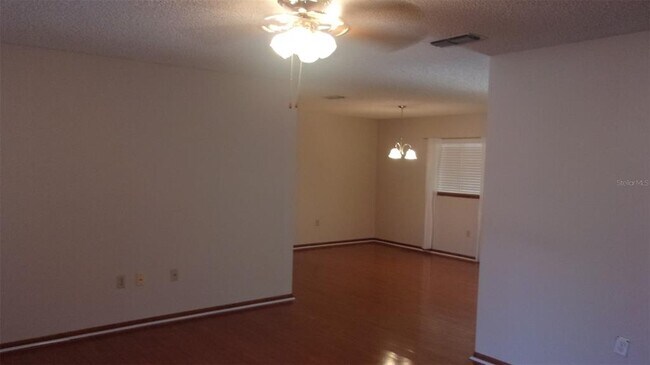 Building Photo - 10015 SW 90th Ct