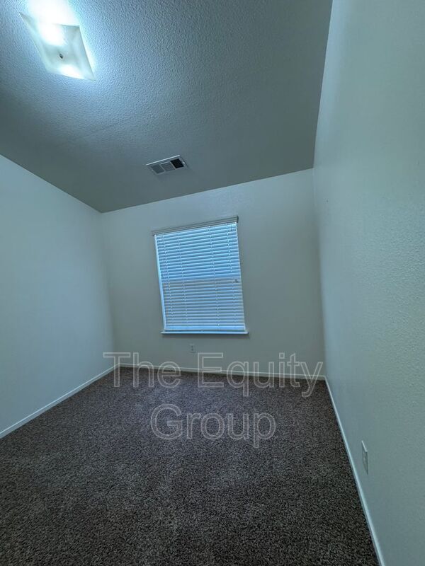 Building Photo - 1336 S Santa Fe St