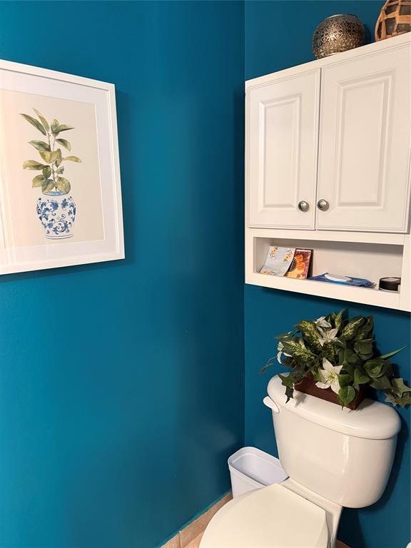 Building Photo - 4758 Lago Vista Dr