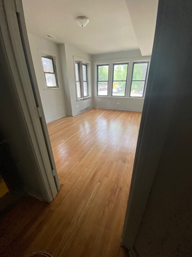 Building Photo - 5018 W 18th St