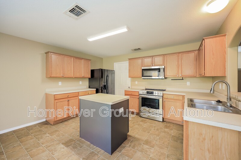 Building Photo - 119 Hallie Cove