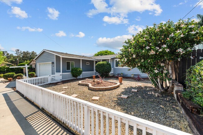 Building Photo - 4922 Tierra Baja Way