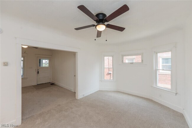 Building Photo - 1519 Ridgewood Ave