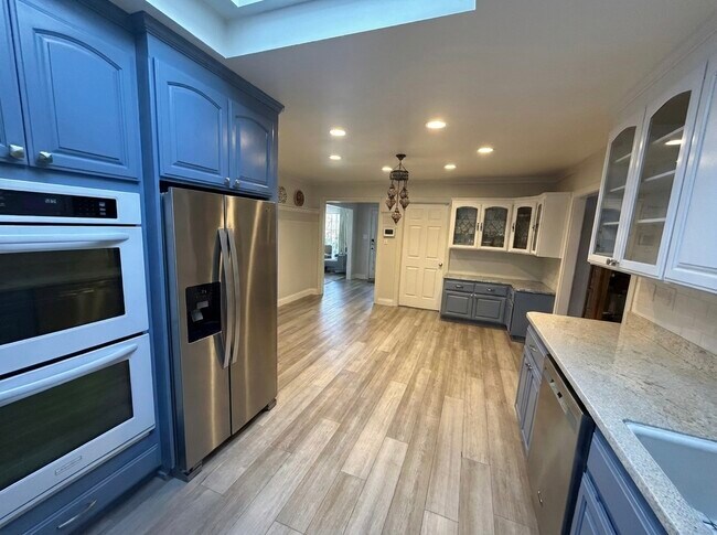 Building Photo - 20254 Meadowlark Dr