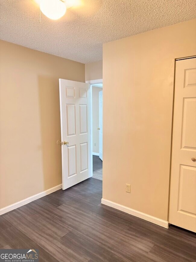 Building Photo - 114 Leeward Ct