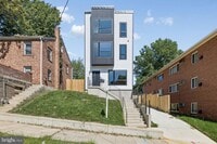 Building Photo - 5046 Astor Pl SE