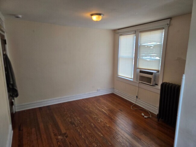 Building Photo - 1 Manor Ave