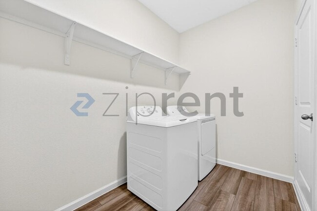 Building Photo - 1317 Kennedy Rd