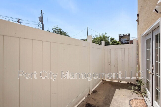 Building Photo - 1125 Race St