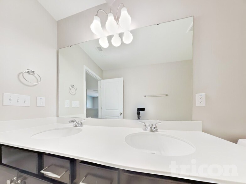 Building Photo - 932 Peninsula Pl