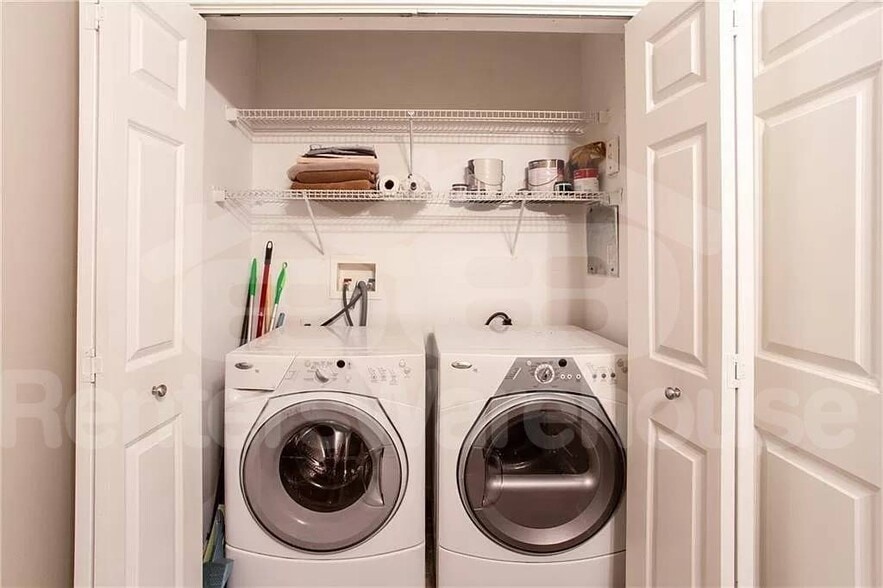 Building Photo - 3275 Lenox Rd NE