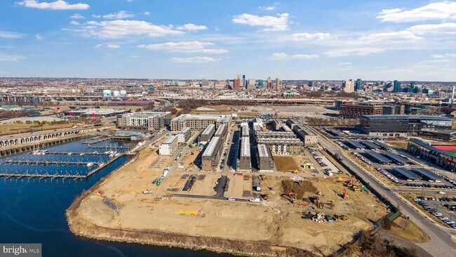 Building Photo - 2709 Light St