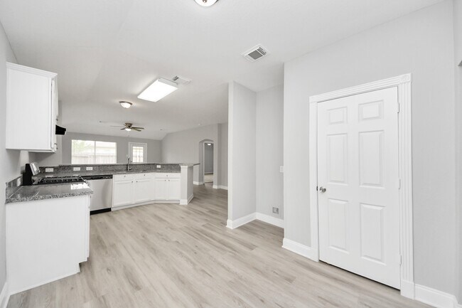 Building Photo - 19618 Beachy Ct
